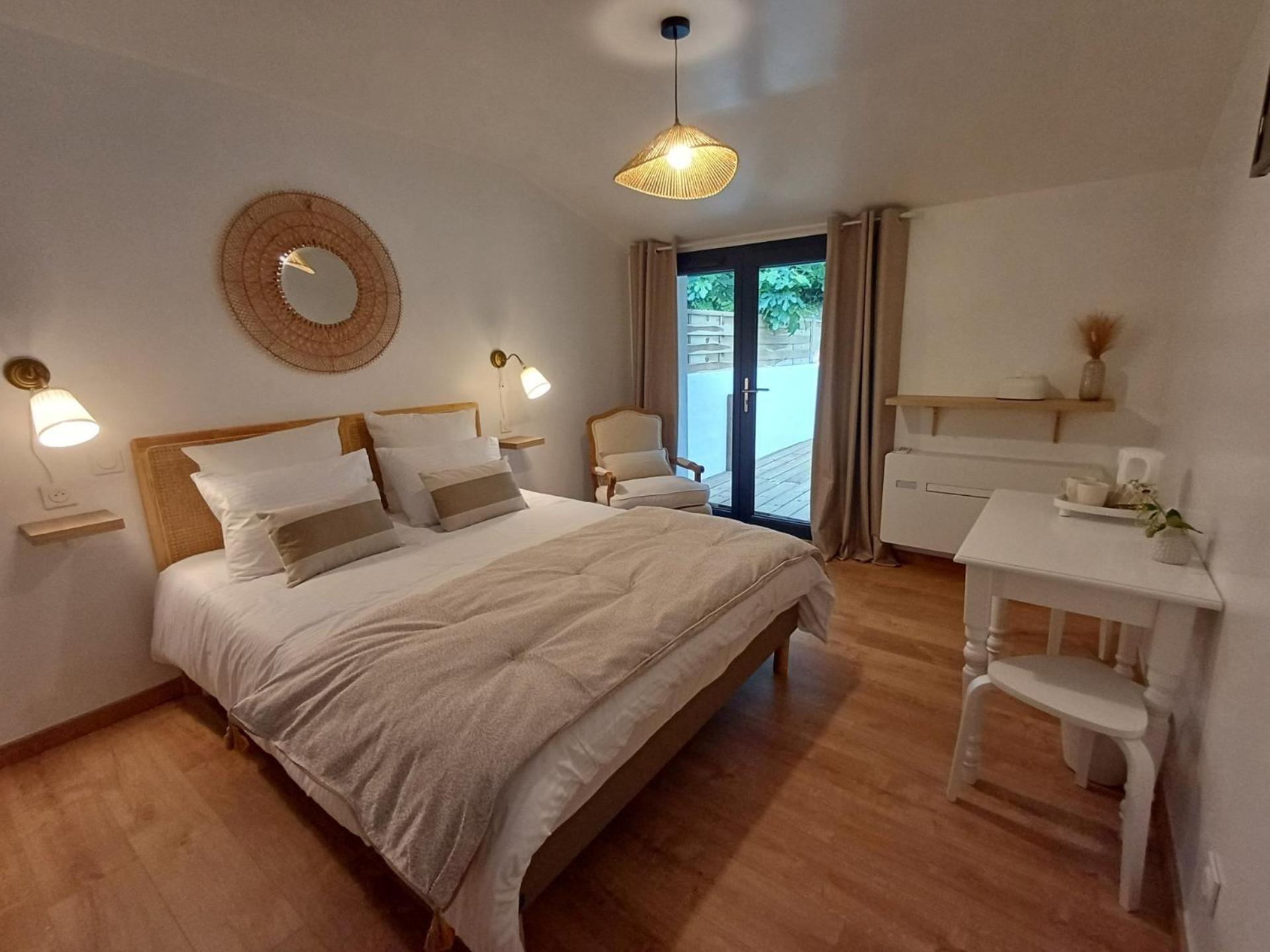 Izeien Azpian Bed & Breakfast Арконг Екстериор снимка